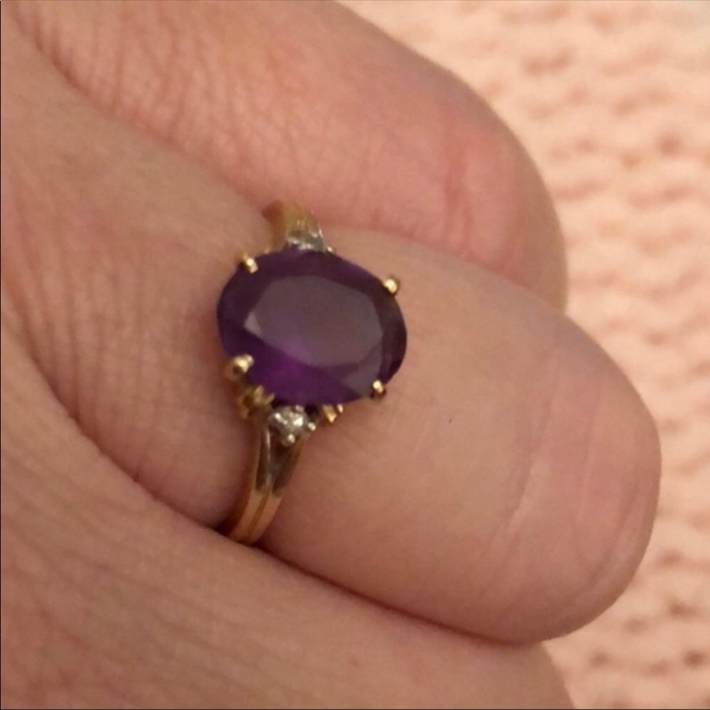 Genuine Amethyst & Diamond Ring 14 k size 6